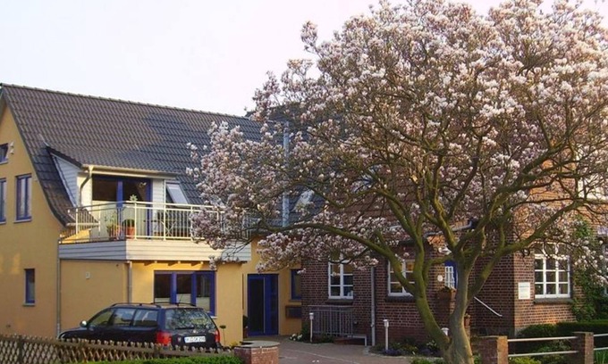 Pries Apartment | Vacation apartment Am Magnolienbaum - apartment/apartment, shower, WC, Whg. 1