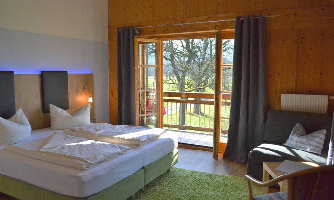 Neubeuern Apartment | Vacation apartment Birnbaum 68 sqm, 2 separate bedrooms, kitchen
