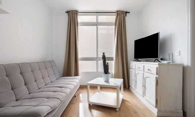 Morro Jable Apartment | Vacation Apartment "Playa Morro Jable 1c" near the Beach with Wi-Fi