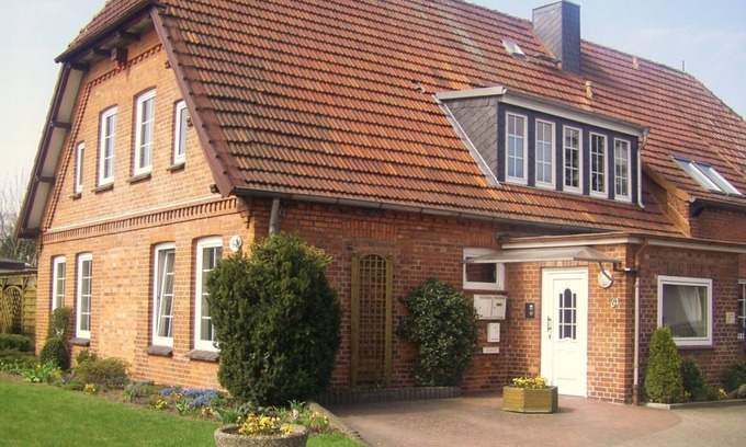 St Lorenz Apartment | Vacation apartment Niemann 1 in a former farmhouse, 15 minutes by car to the beach