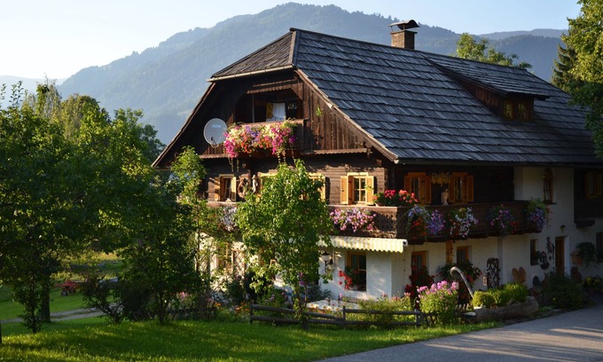 Ferndorf Apartment | Vacation apartment on the first floor of the farm - relaxation near Lake Millstatt