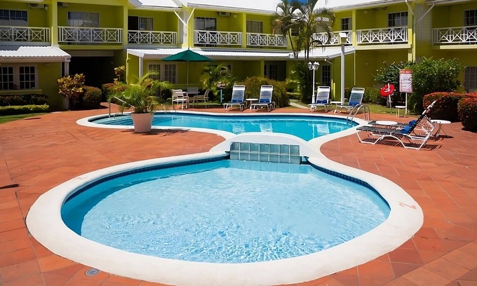 Rodney Bay Hotel | Vacation Day Is Always A Great Idea! 4 Relaxing Units w/Kitchen, Outdoor Pool