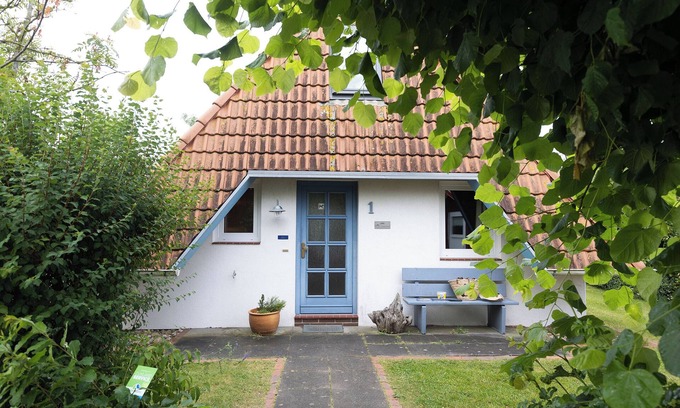 Dorumer Neufeld House | Vacation home Ostertill 1 with plenty of space and in a prime location.