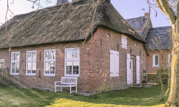 Emmelsbuell-Horsbuell House | Vacation home Alte Schule Horsbüll in Emmelsbüll-Horsbüll for up to 2 persons