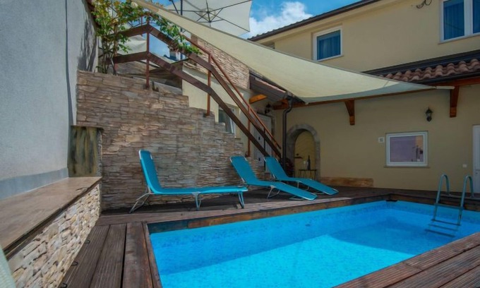 Veli Brgud House | Vacation home Veli by Interhome