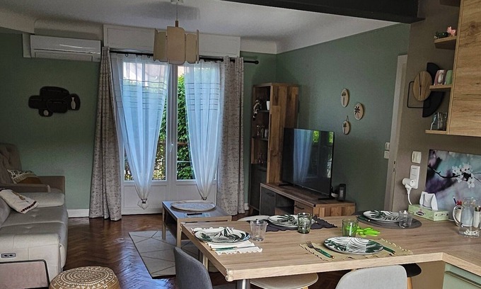 Dax House | Vacation home; 5 min from the center of Dax and 30 min from the beaches