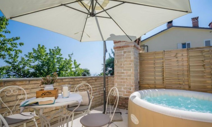 Ika House | Vacation home Aničić by Interhome
