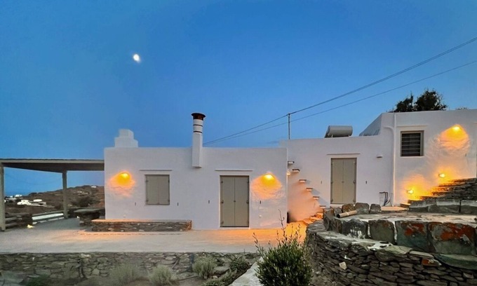 Apollonia House | Vacation Home "Black Tower Villa" with Sea View, 2 Private Terraces & Wi-Fi