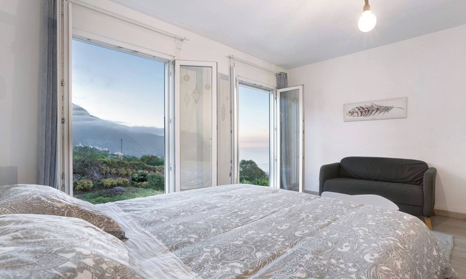 Los Realejos House | Vacation Home "Casita Rural La Piñera" with Sea and Mountain View & Wi-Fi