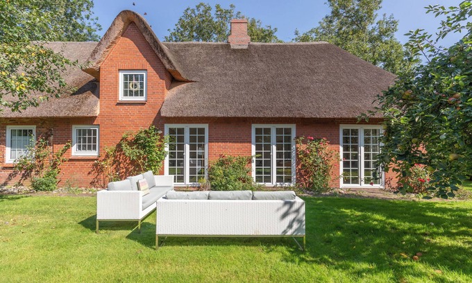 Risum-Lindholm House | Vacation home "Dat Rousehüs" in Risum-Lindholm for up to 3 people