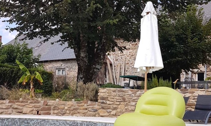 La Porcherie House | Vacation Home 'Gîte Les Dahlias' with Pool, 2 Terraces & Wi-Fi