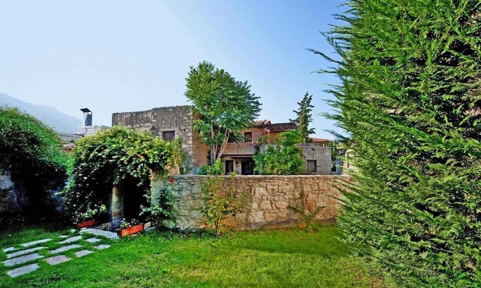Archanes House | Vacation home in the Archanes with balcony