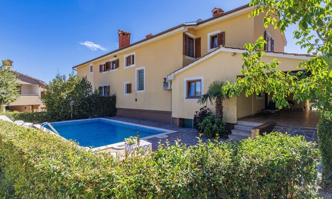 Laginji House | Vacation home Jakov by Interhome