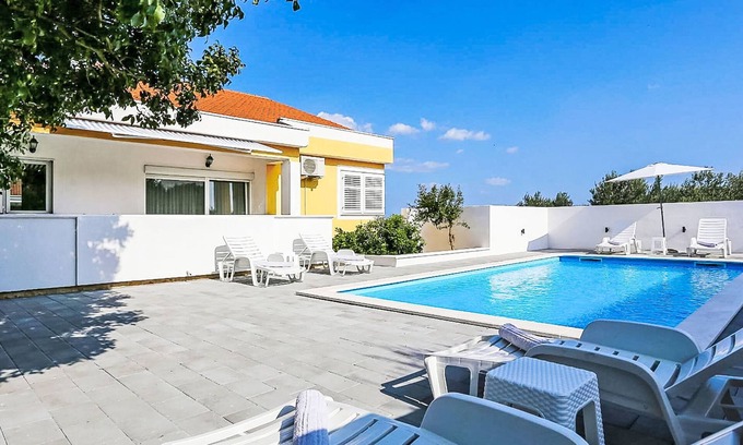 Podgradina House | Vacation home Karlo by Interhome