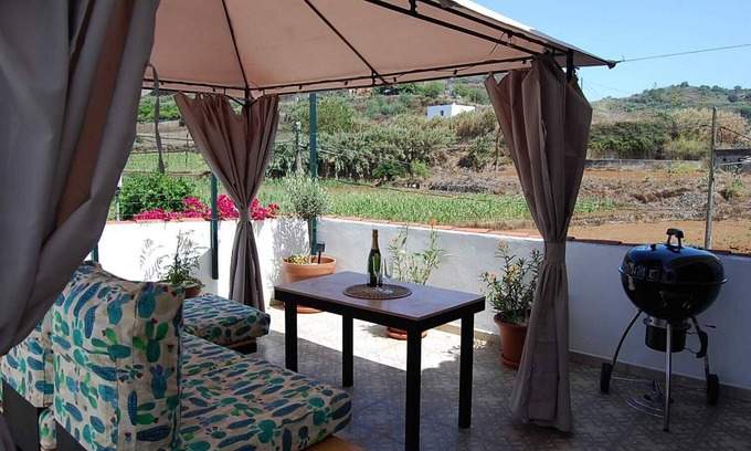 La Solana House | Vacation Home "Las Monarcas" with Mountain View, Private Terrace & Wi-Fi
