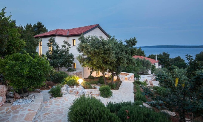 Zavala House | Vacation home LEVANDA - Modern vacation home with sea view in quiet surroundings