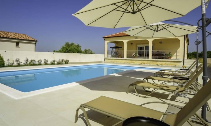 Visocane House | Vacation home Nisa by Interhome