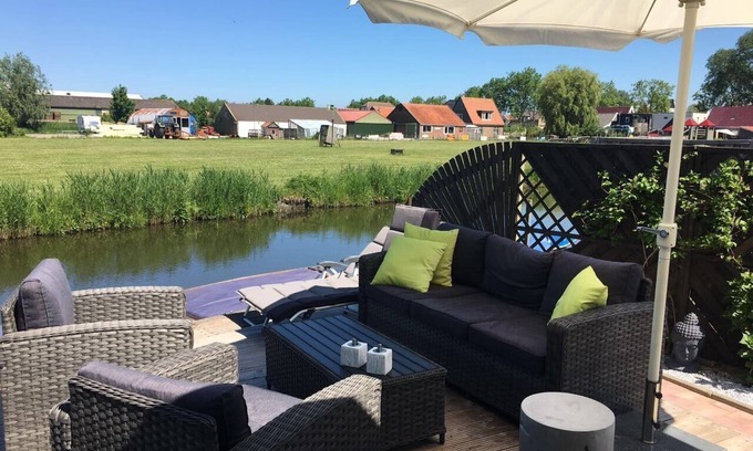 Onderdijk House | Vacation home St.Pauli with water access(pet friendly)