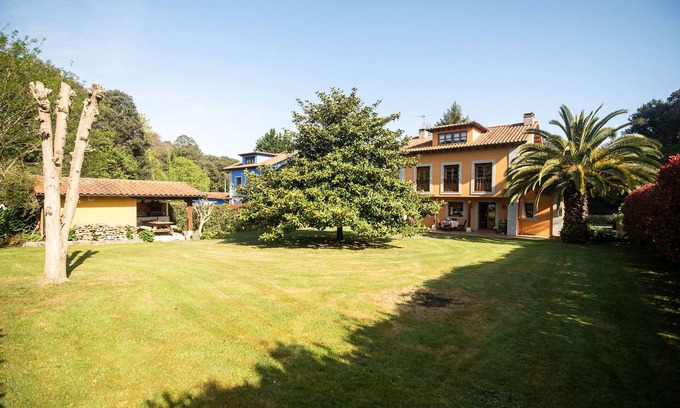 Villahormes House | Vacation home Villa El Reborín