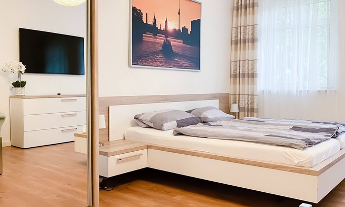 Biesdorf House | Vacation Home with Garden & Close to S-Bahn – Modern, Spacious & Family-Friendly