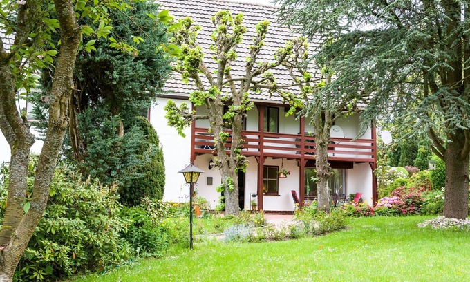 Reichshof Apartment | Vacation in a small park