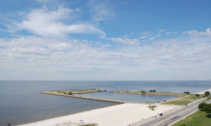 Biloxi Condo | Vacation on a Whim & SAVE BIG! Have An 11th Floor View Of The Gulf Coast!