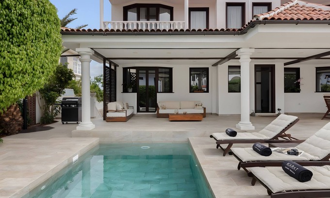 Las Arenas Villa | Vacation Villa 'Karat Salvaje' with Sea View, Wi-Fi and Air Conditioning