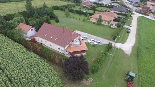 Lenti House | Vadvirág vendégház