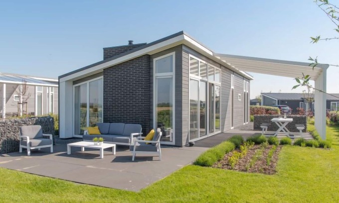 Wemeldinge House | Vakantiehuis Ruisweg 39 by Interhome