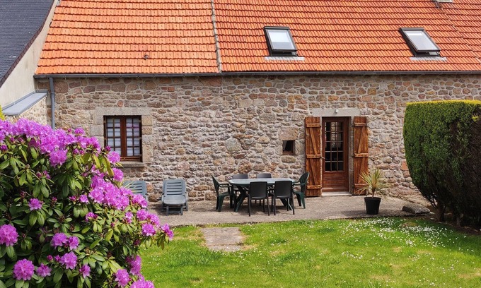 Fermanville House | Val de Saire - Fermanville - holiday home, garden, quiet, near beaches