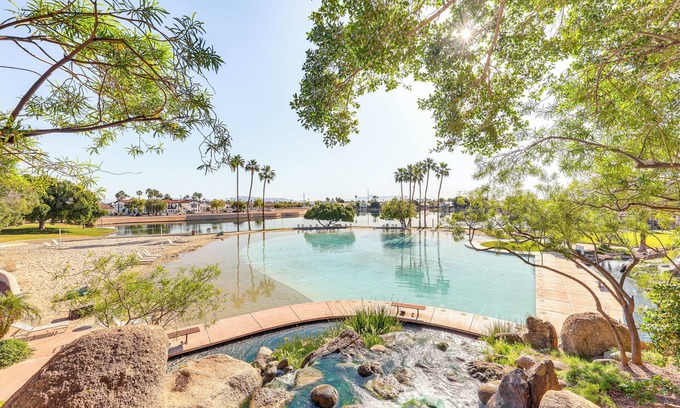 Val Vista Lakes House | Val Vista Lakes Group Getaway: Lake & Pool Access!