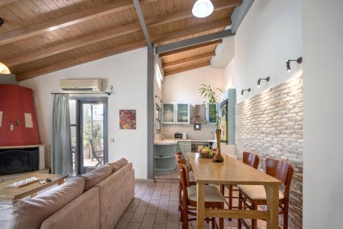 Agia Paraskevi Apartment | Valashouse