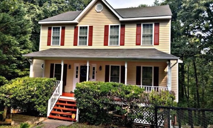 Ampthill House | Valencia Manor