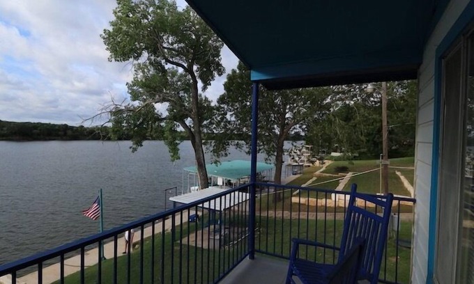 Kingsland House | Valentine Lakeside - Lakeside 14