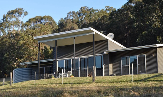 Cessnock City Council Villa | Valle Laguna - Modern Self Contained Villa set on 200acre farm
