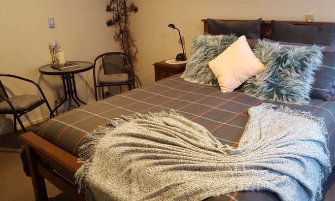 Rotorua Apartment | Valley Hideaway, peaceful and quiet. No Vape no Smoking property