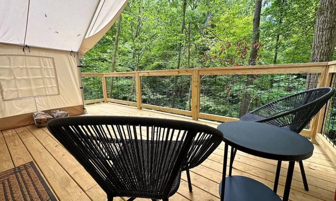 Cuyahoga Falls RV Rental | Valley Overlook, heart of Cuyahoga Valley National Park - Glamping Tent P11