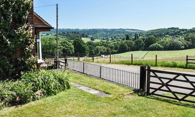 Bewdley Cottage | Valley View offers picturesque views.