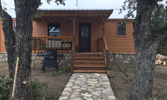Rainbow Cabin | Valley View Cabin at Brazos House Retreat