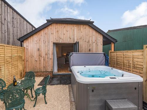 Alderbury House | Valley View Cottage-Ukc5157