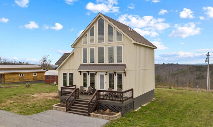 Jasper Cabin | Valley View Retreat- Summer Getaway with a View
