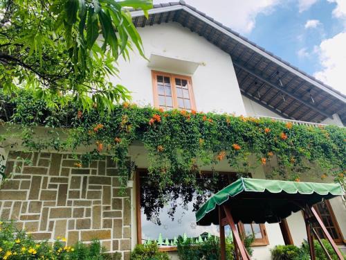 Da Lat Villa | VANDA VIilla Garden trung tâm