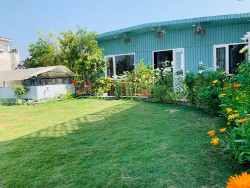 B4 Block Bed & Breakfast | Vandana's Bed and breakfast