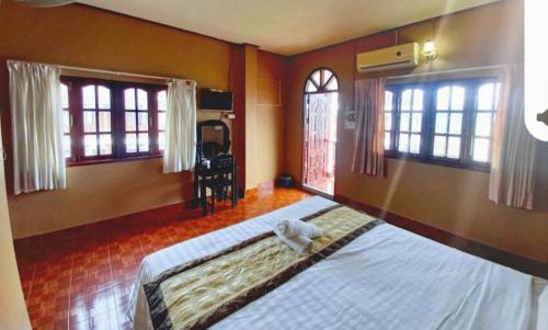Vang Vieng Hotel | Vang vieng Queens Hotel