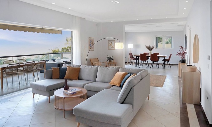 Varkiza Apartment | Varkiza Seaside Retreat