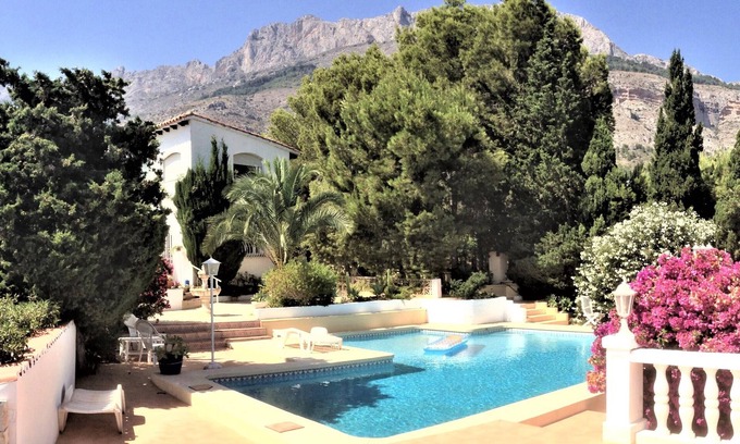 Altea la Vella Villa | Vast and beautiful villa situated in Altea la Vella, on the Costa Blanca .
