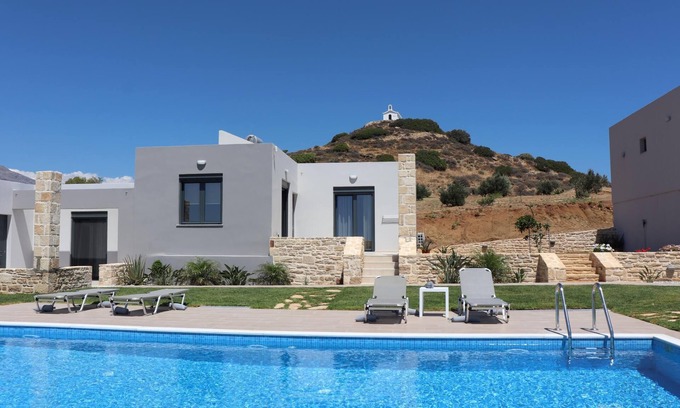 Vizari House | Vast view of landscape and sea, pool, 4 pers. | holiday home Triopetra, Crete