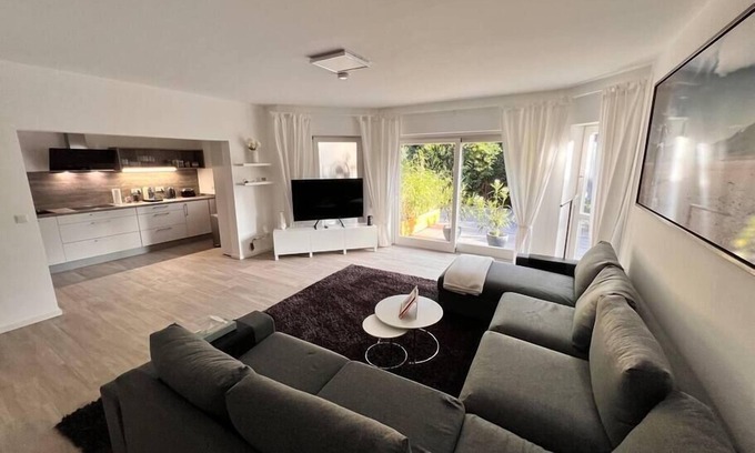 Dreieich Condo | Veens Crew Home 4 Pax