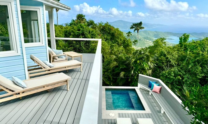 Bordeaux Mountain House | Vela Vista ~ Stunning 5BR/3BA with Views & Pool!