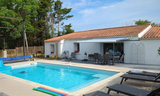 Grues House | Vendee Maison et Dépendance av Piscine Chauffée 14 Pers à 15min de L'océan